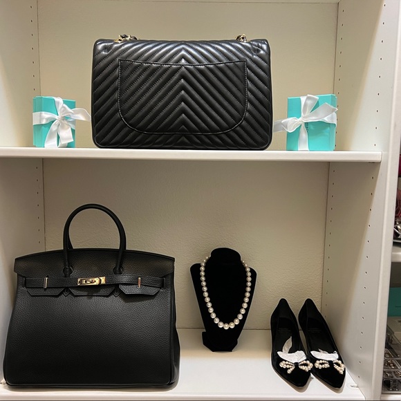 Luxury designer purse. - Picture 9 of 15